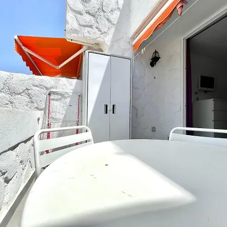 Lägenhet Cozy With Wifi, Pool In Tenerife Sur *