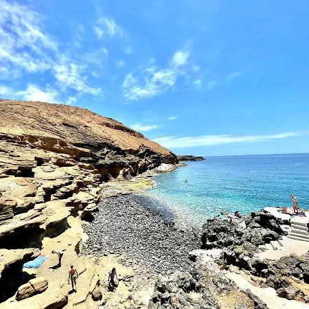 Lägenhet Cozy With Wifi, Pool In Tenerife Sur Costa Del Silencio