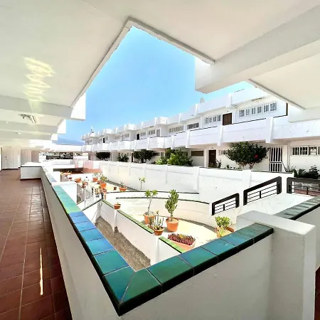 Cozy With Wifi, Pool In Tenerife Sur Costa Del Silencio