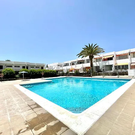 Cozy With Wifi, Pool In Tenerife Sur Lägenhet Costa Del Silencio