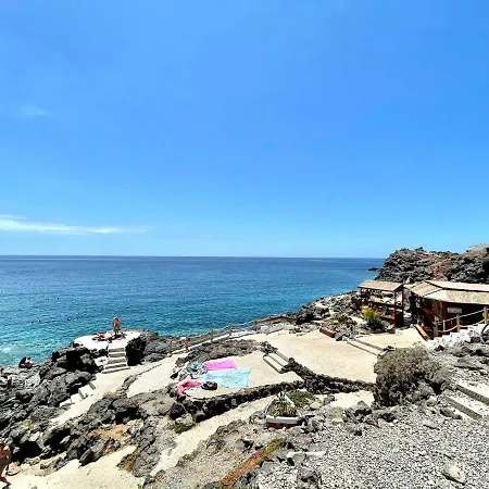 Cozy With Wifi, Pool In Tenerife Sur Lägenhet