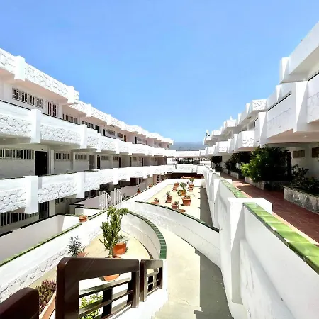 Cozy With Wifi, Pool In Tenerife Sur * Costa del Silencio